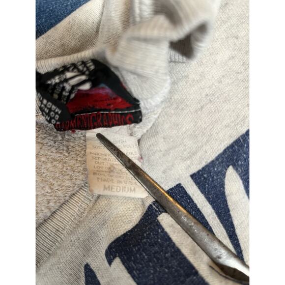 Georgetown University Hoyas Sweatshirt Size M Spell Out Sleeves Distress Vintage - Picture 13 of 13